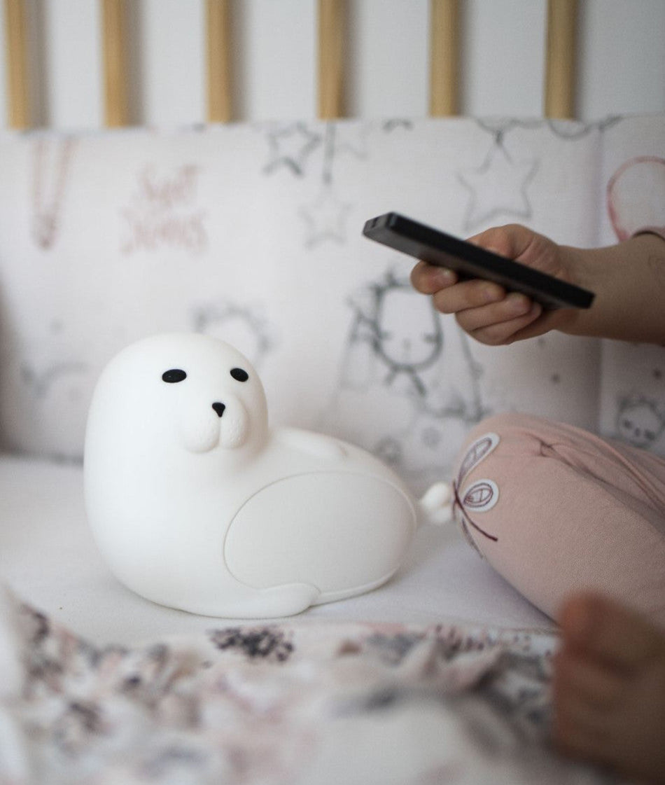 Seal Silicone Lamp with Remote - White