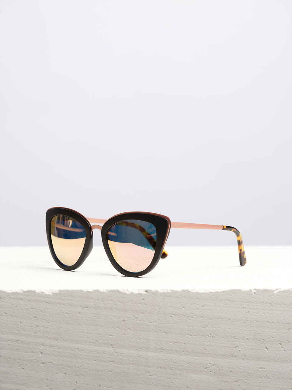 New York Fling – Holzsonnenbrille für Damen